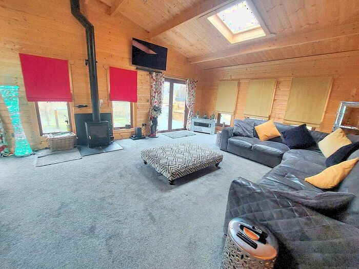 2 Bedroom Bungalow For Sale In Felton, Morpeth, NE65