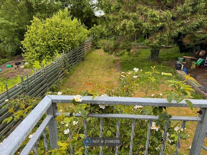 2 Bedroom Flat To Rent In Bridge Street, Newcastle Emlyn, SA38