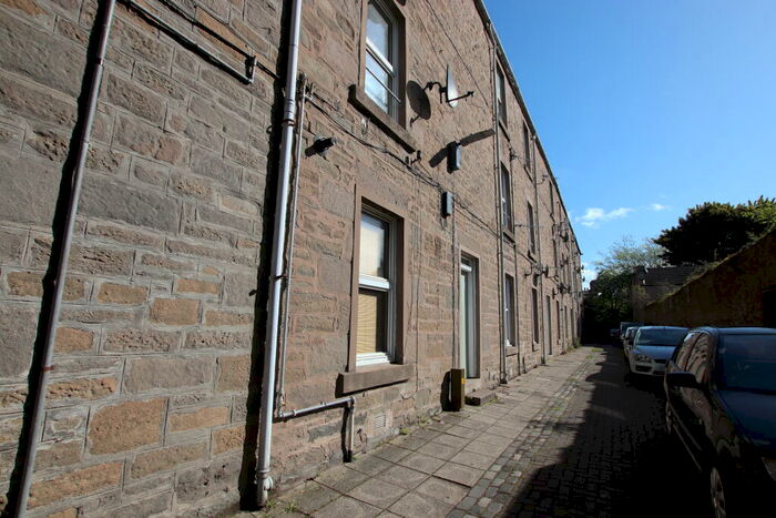 2 Bedroom Flat To Rent In Seafield Road, West End, DD1