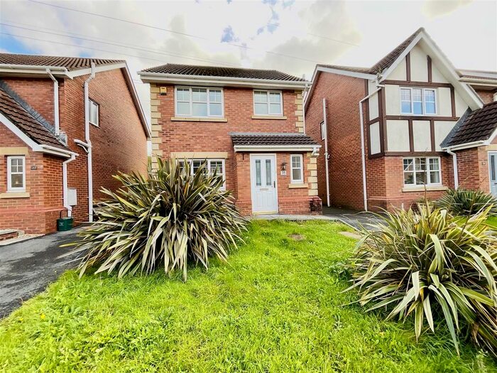 3 Bedroom Detached House To Rent In Lon Y Maes, Llanelli, SA14