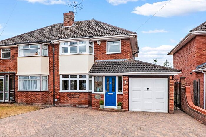 3 Bedroom Semi-detached House For Sale In Hampton Close, Worcester., WR2