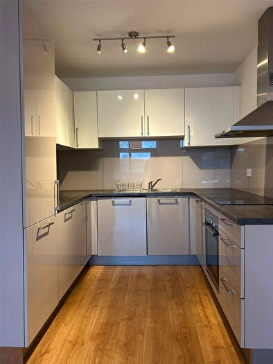 2 Bedroom Apartment To Rent In Darkes Lane, Potters Bar, EN6