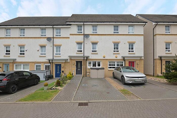 4 Bedroom Terraced House For Sale In Skerryvore Loan, Fairmilehead, Edinburgh, EH10