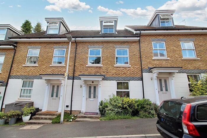 3 Bedroom Town House To Rent In Rawlins Rise, Tilehurst, RG31