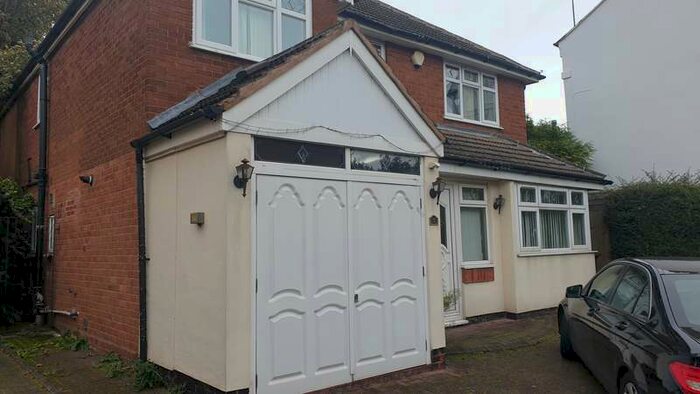 5 Bedroom Detached House To Rent In Belvidere Road, Walsall, WS1