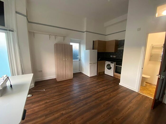 1 Bedroom Studio To Rent In Ilford, IG1