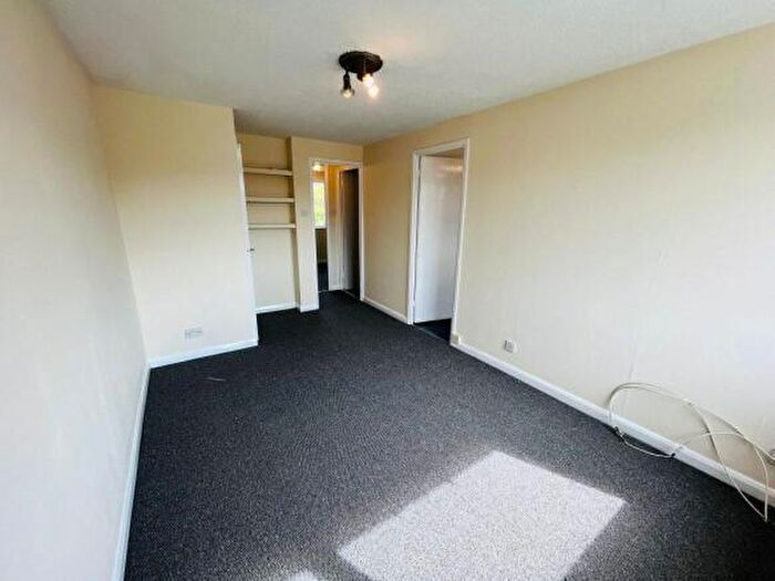 1 Bedroom Semi-Detached House To Rent In Thornford Drive, Swindon, SN5