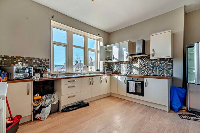 3 Bedroom Terraced House For Sale In Beverley Terrace, Halifax, HX3