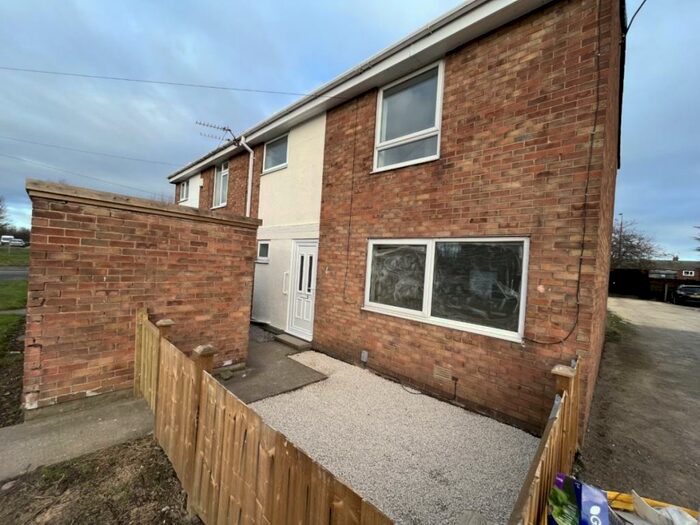 3 Bedroom Semi-Detached House To Rent In Gowdall Green, Doncaster, DN5