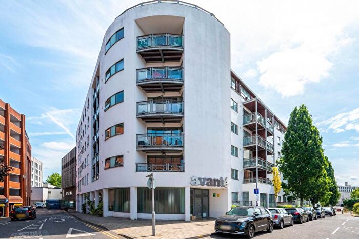 1 Bedroom Flat For Sale In Avanté Court, Kingston, Kingston Upon Thames, KT1