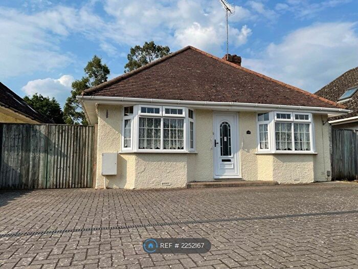 2 Bedroom Bungalow To Rent In Woodlands Avenue, Woodley, Reading, RG5