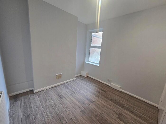 1 Bedroom Flat To Rent In Cricklewood Broadway, London, NW2