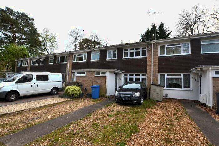 3 Bedroom Terraced House To Rent In Woodlands, Fleet, GU51