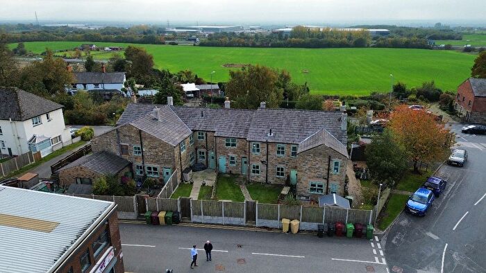 3 Bedroom Cottage To Rent In Edge Fold, Plodder Lane, Farnworth, Bolton, BL4