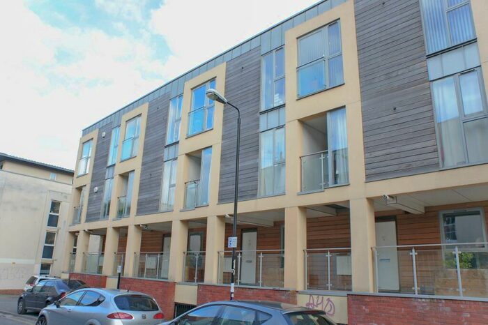 2 Bedroom Apartment To Rent In Armidale Place, Bath Buildings, Montpelier, Bristol, BS6