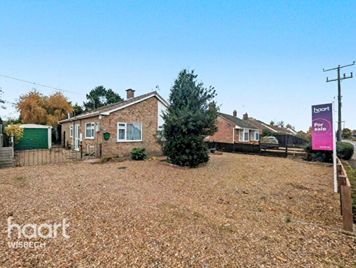 3 Bedroom Detached Bungalow For Sale In Listers Road, Upwell, PE14