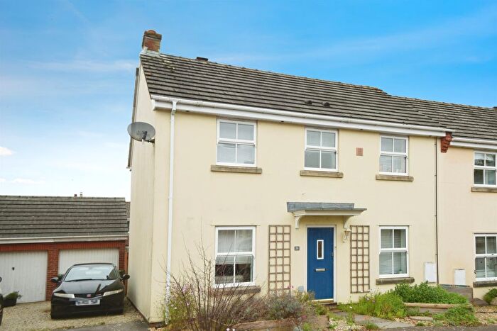 3 Bedroom Semi-detached House For Sale In St. Margarets Close, Calne, SN11