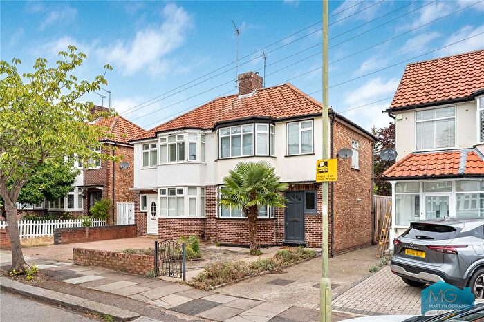 3 Bedroom Semi-Detached House For Sale In Oakhampton Road, London, NW7