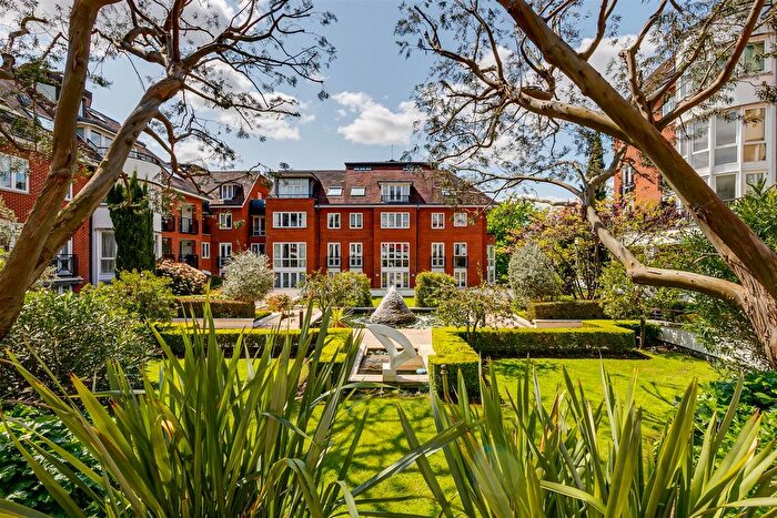 3 Bedroom Flat For Sale In Kidderpore Avenue, Hampstead, NW3