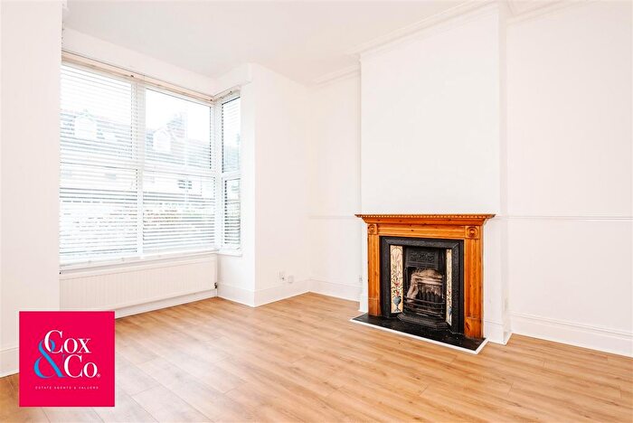 5 Bedroom Property For Sale In St. Andrews Road, Portslade, Brighton, BN41