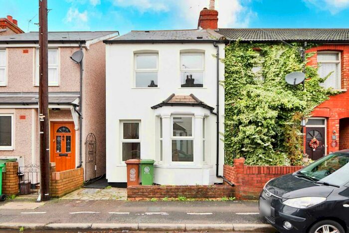 4 Bedroom End Of Terrace House To Rent In Longfellow Road, Worcester Park, KT4