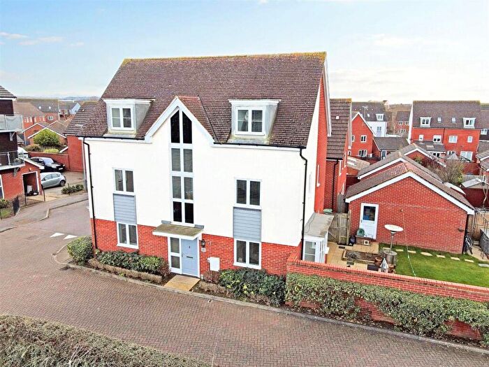 5 Bedroom Detached House For Sale In Watercress Way, Broughton, Milton Keynes, MK10