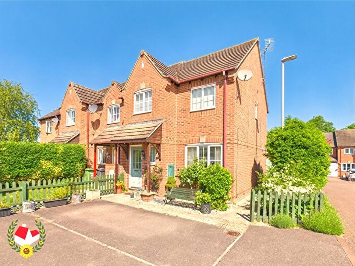 3 Bedroom End Of Terrace House For Sale In Darleydale Close, Hardwicke, Gloucester, GL2