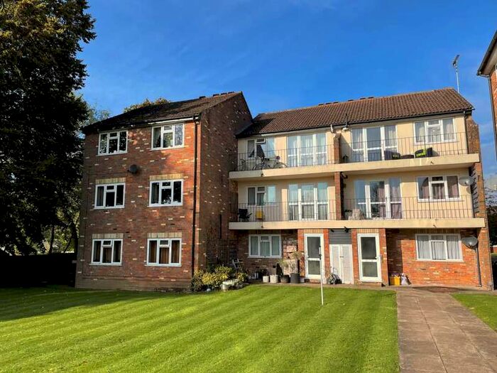 1 Bedroom Apartment To Rent In Howard Agne Close, Bovingdon, HP3