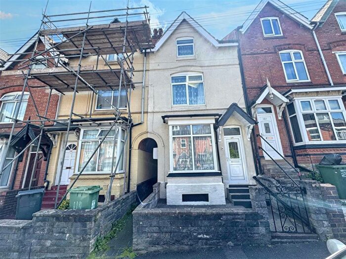 3 Bedroom Terraced House For Sale In Oakly Road, Redditch, B97