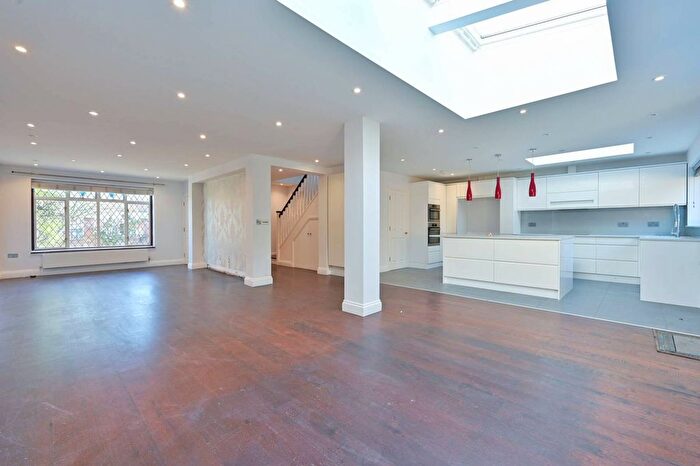 5 Bedroom Property To Rent In Bowness Crescent, Kingston, London, SW15