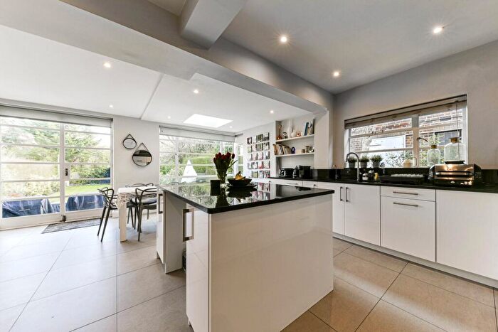 6 Bedroom Semi-Detached House For Sale In Litchfield Way, London, NW11