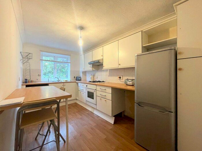 2 Bedroom Flat To Rent In Leahurst Court -, P18