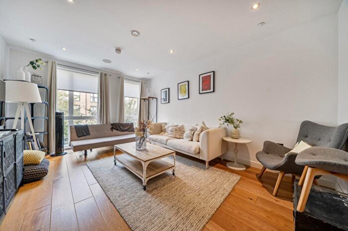 4 Bedroom Town House For Sale In Bakery Street, London, SE16