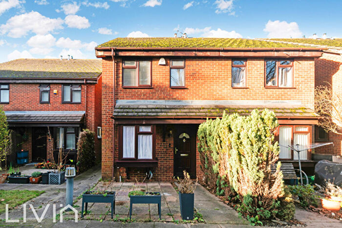 1 Bedroom House For Sale In Penfold Close, Croydon, CR0