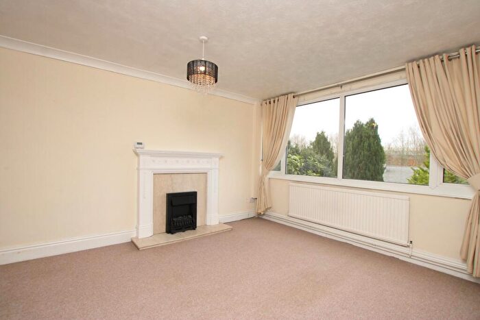 3 Bedroom Terraced House For Sale In Severn Way, Kettering, NN16