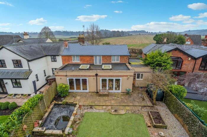 3 Bedroom Semi-Detached House For Sale In West Street, Lilley, Luton, LU2