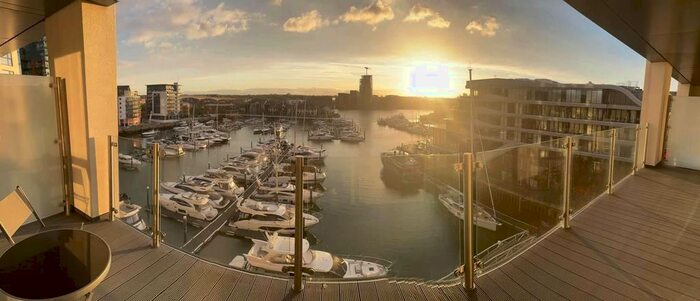 2 Bedroom Flat To Rent In Maritime Walk, Ocean Village, Southampton, SO14