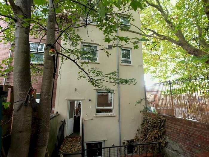 3 Bedroom Flat To Rent In City Road, St. Pauls, Bristol, BS2