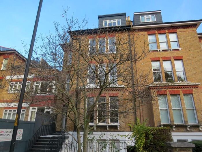 1 Bedroom Apartment To Rent In The Gardens, East Dulwich, London, SE22