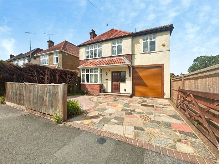 4 Bedroom Detached House For Sale In Boxalls Lane, Aldershot, Hampshire, GU11