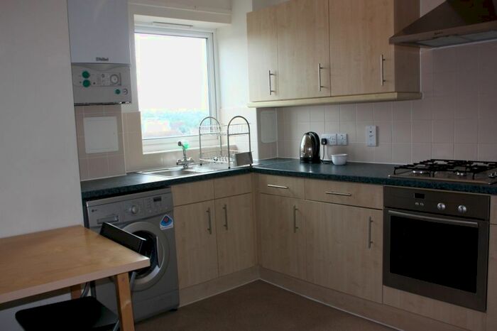 2 Bedroom Flat To Rent In Brockwell Court, London Road, Croydon, CR0