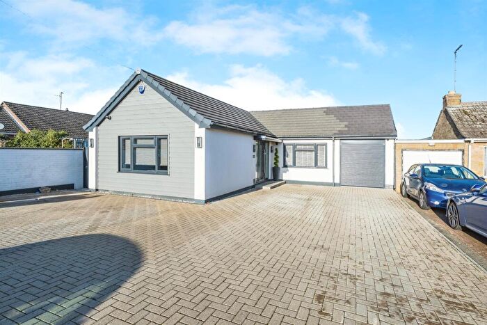 4 Bedroom Detached Bungalow For Sale In Lawson Avenue, Peterborough, PE2