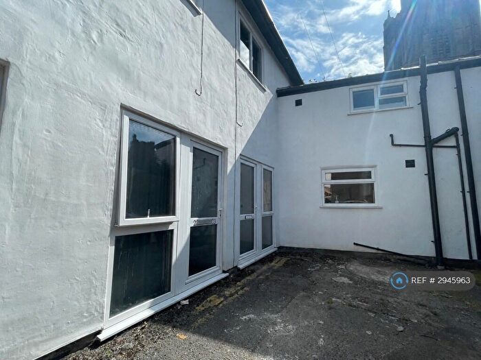 1 Bedroom Flat To Rent In Warburton Place, Atherton, Manchester, M46