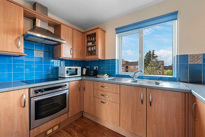1 Bedroom Flat For Sale In Alderley Walk, Macclesfield, SK11