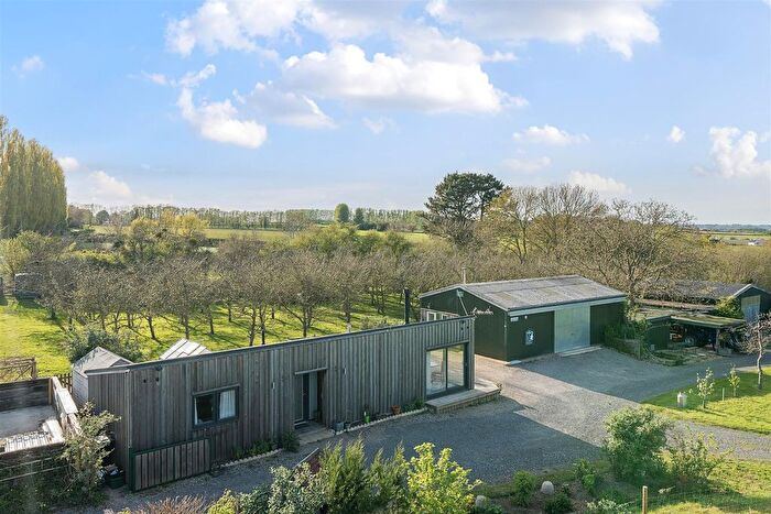 1 Bedroom Detached House For Sale In East Lambrook, South Petherton, Somerset, TA13