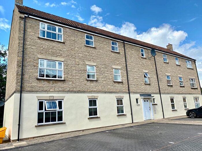 2 Bedroom Apartment To Rent In Kingfisher Court, Calne, SN11