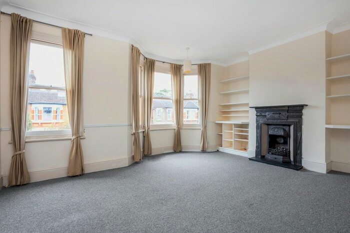 1 Bedroom Flat To Rent In Hartley Road, Leytonstone, E11