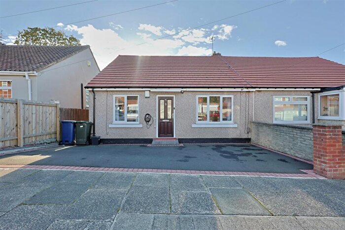2 Bedroom Bungalow For Sale In Lanercost Drive, Fenham, Newcastle Upon Tyne, NE5