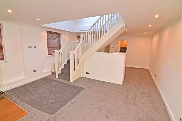 2 Bedroom End Of Terrace House To Rent In A Gundulph Road, Chatham, ME4