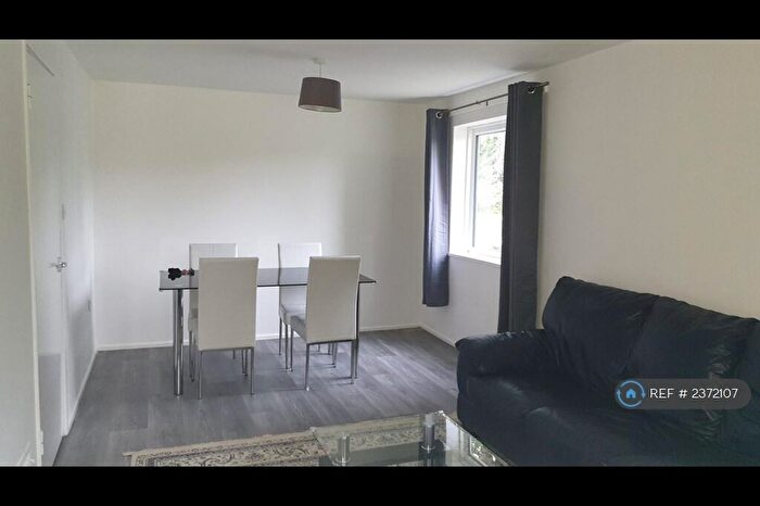 2 Bedroom Flat To Rent In Bullace Croft, Birmingham, B15